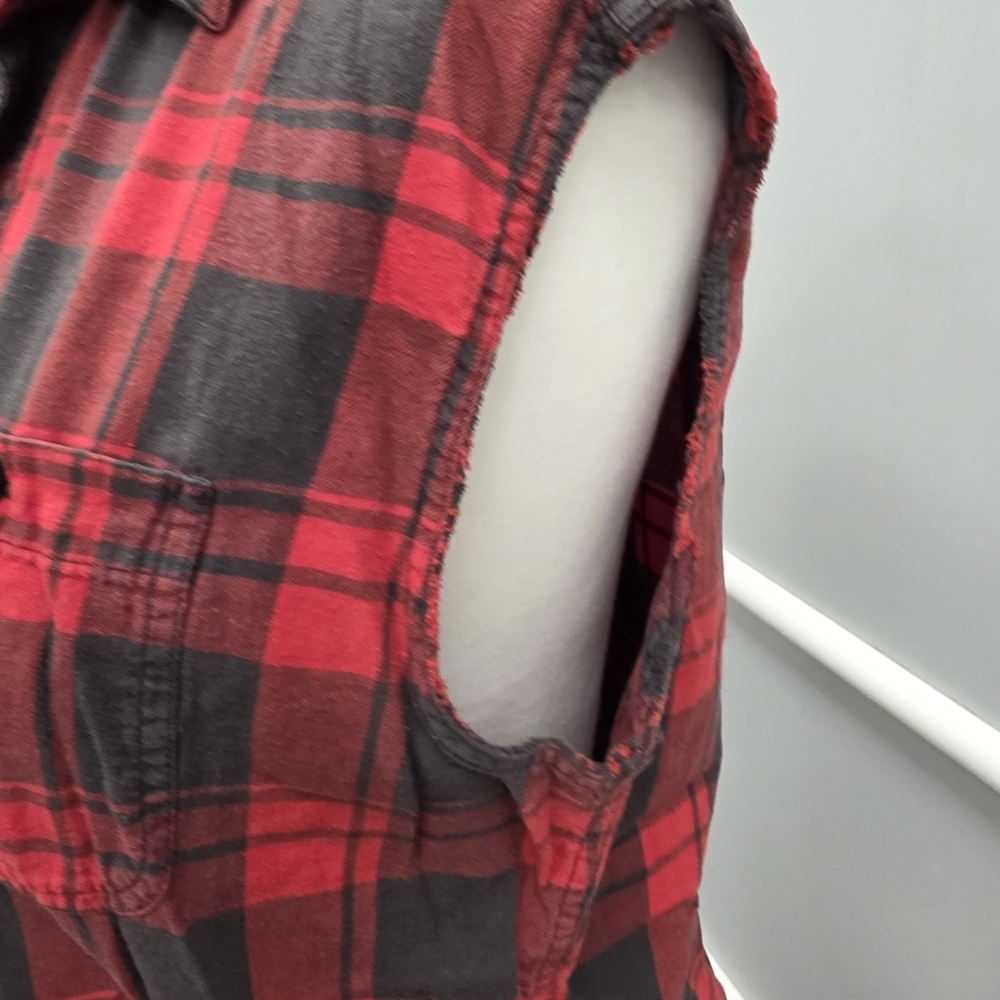 American Eagle Outfitters Red and Black Plaid Sleeveless Shirt - Picture 4 of 7